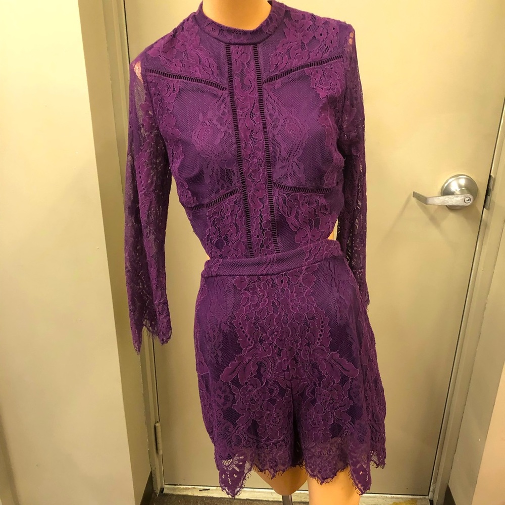 Xhilaration short outfit with long lace sleeves size medium
